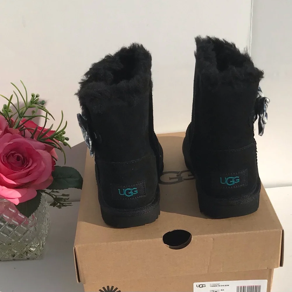 UGG Kenzie Tie Dye Bow